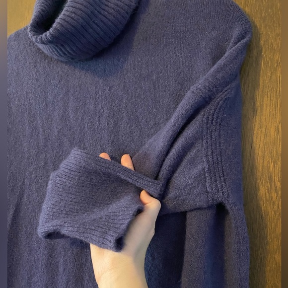 J. Crew Rich Purple Merino Wool Blend Oversized Turtle Neck Sweater size Small - Picture 4 of 7